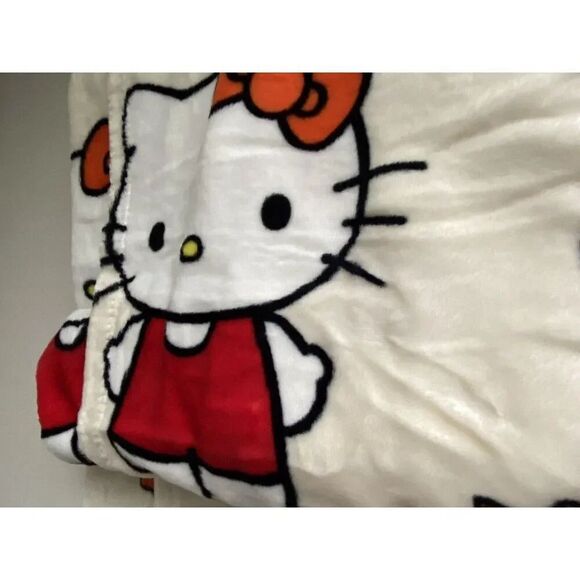 Hello Kitty Autumn Fall Leaves Pumpkins White Soft Throw Blanket 50 x 70” NEW - Picture 12 of 12